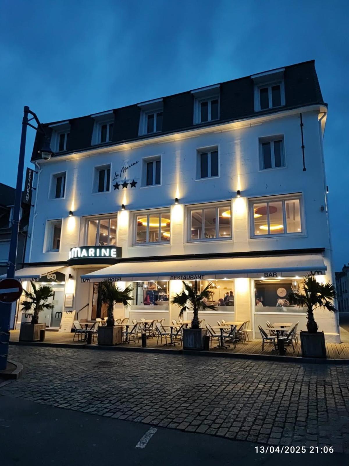 Le Grand Hotel De La Marine "Face A La Mer" Port-en-Bessin-Huppain Exteriör bild